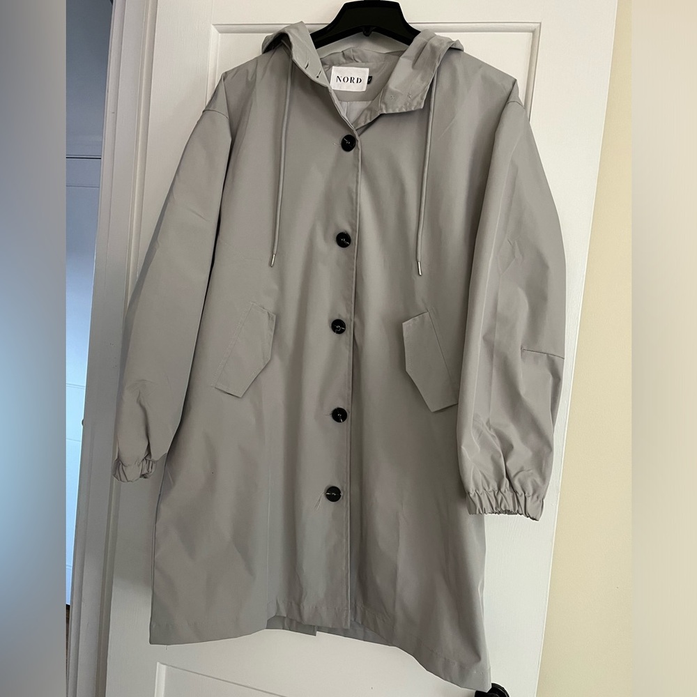 NWOT Nord raincoat